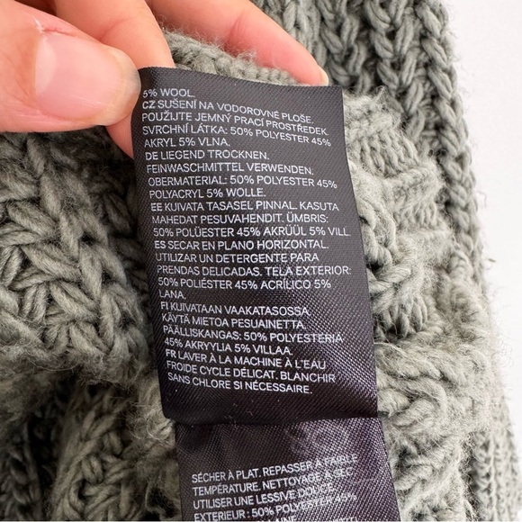 H&M chunky knit mock neck Crop sweater - Picture 5 of 7